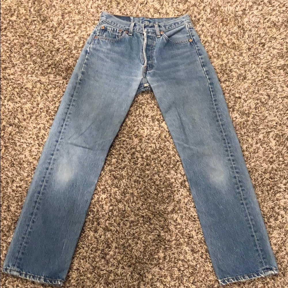 Women’s high waisted levi jeans